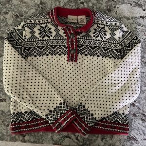 Soft and warm three button sweater